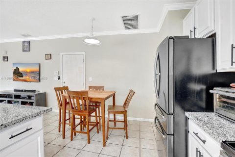 Villa ou maison à vendre à Pembroke Pines, Floride: 4 chambres, 194.35 m2 № 1746050 - photo 18