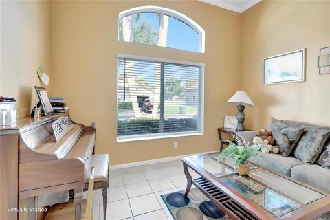 Villa ou maison à vendre à Pembroke Pines, Floride: 4 chambres, 194.35 m2 № 1746050 - photo 5