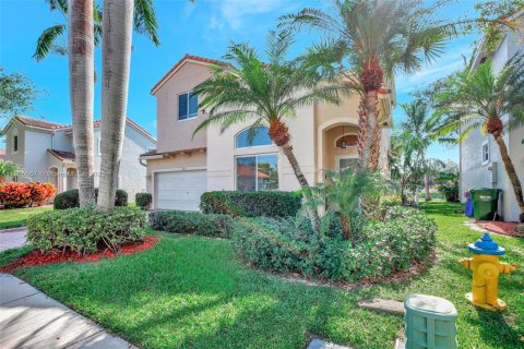 Villa ou maison à vendre à Pembroke Pines, Floride: 4 chambres, 194.35 m2 № 1746050 - photo 3