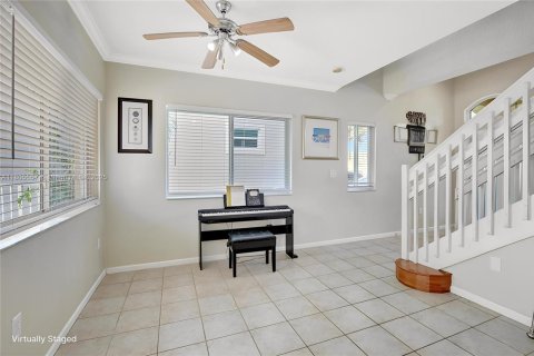 Villa ou maison à vendre à Pembroke Pines, Floride: 4 chambres, 194.35 m2 № 1746050 - photo 11