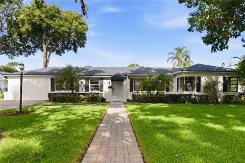 House in Orlando, Florida 3 bedrooms, 187.01 sq.m. № 2259461