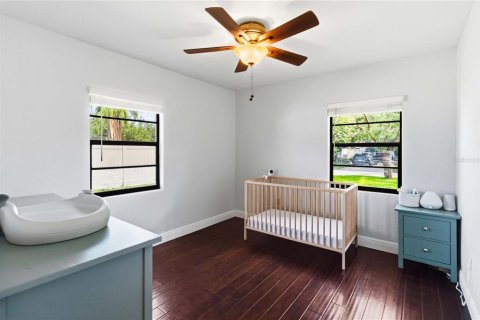 House in Orlando, Florida 3 bedrooms, 187.01 sq.m. № 2259461 - photo 23