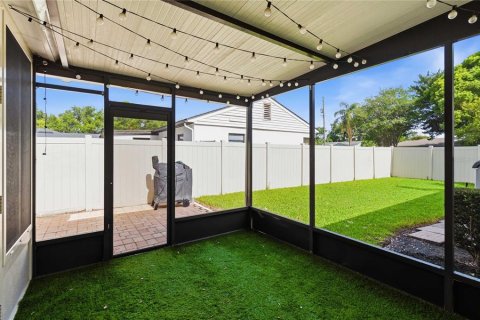 House in Orlando, Florida 3 bedrooms, 187.01 sq.m. № 2259461 - photo 25