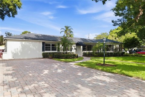 House in Orlando, Florida 3 bedrooms, 187.01 sq.m. № 2259461 - photo 2