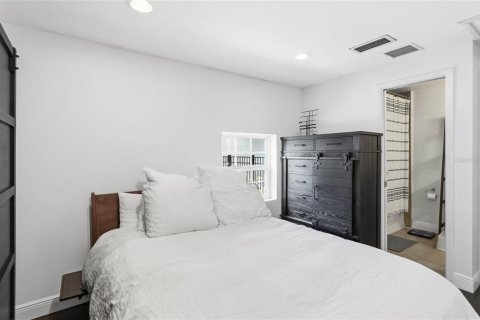 House in Orlando, Florida 3 bedrooms, 187.01 sq.m. № 2259461 - photo 17