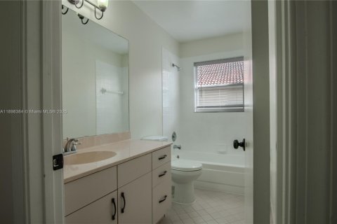 Снять в аренду виллу или дом в Паркленд, Флорида 4 спальни, 218.88м2, № 1952712 - фото 8