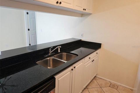 Condo in Bradenton, Florida, 2 bedrooms  № 1286418 - photo 6