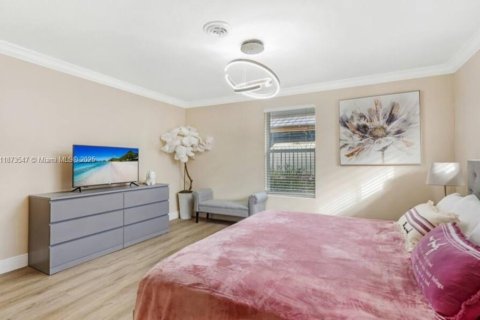 House in Fort Lauderdale, Florida 4 bedrooms, 210.14 sq.m. № 2013400 - photo 19