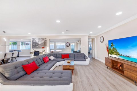 House in Fort Lauderdale, Florida 4 bedrooms, 210.14 sq.m. № 2013400 - photo 2