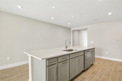 Купить кондоминиум в Венеция, Флорида 5 комнат, 124.58м2, № 2213682 - фото 12