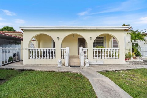Casa en venta en Miami, Florida, 3 dormitorios, 203.83 m2 № 1969190 - foto 4