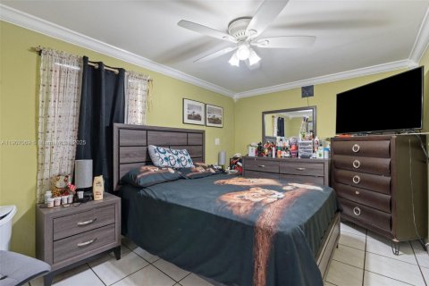 Casa en venta en Miami, Florida, 3 dormitorios, 203.83 m2 № 1969190 - foto 16