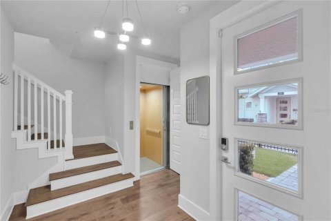 Снять в аренду кондоминиум в Сарасота, Флорида 3 спальни, 227.7м2, № 2304666 - фото 3