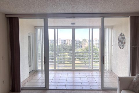 Condo in Bradenton, Florida, 2 bedrooms  № 2199074 - photo 9