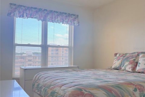 Condo in Bradenton, Florida, 2 bedrooms  № 2199074 - photo 15