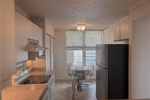 Condo in Bradenton, Florida, 2 bedrooms  № 2199074 - photo 12