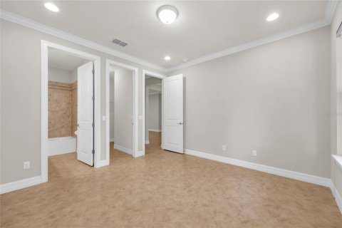 House in Orlando, Florida 3 bedrooms, 254.92 sq.m. № 2272772 - photo 5
