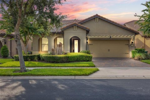 House in Orlando, Florida 3 bedrooms, 254.92 sq.m. № 2272772 - photo 2