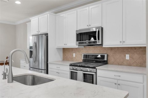 House in Orlando, Florida 3 bedrooms, 254.92 sq.m. № 2272772 - photo 18