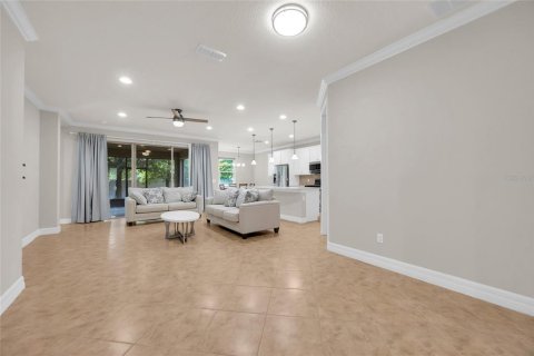 House in Orlando, Florida 3 bedrooms, 254.92 sq.m. № 2272772 - photo 11