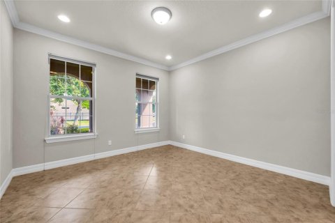 House in Orlando, Florida 3 bedrooms, 254.92 sq.m. № 2272772 - photo 6