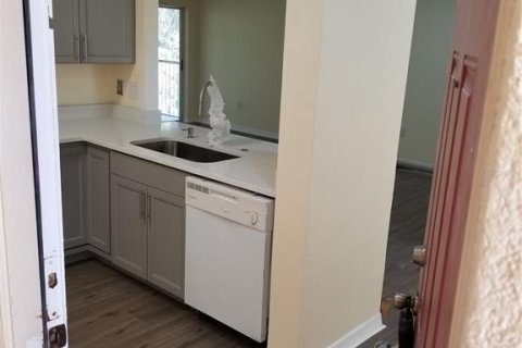 Купить кондоминиум в Ривервью, Флорида 6 комнат, 106.93м2, № 2099505 - фото 2