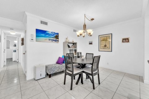 Condo in Hallandale Beach, Florida, 2 bedrooms  № 2077457 - photo 10
