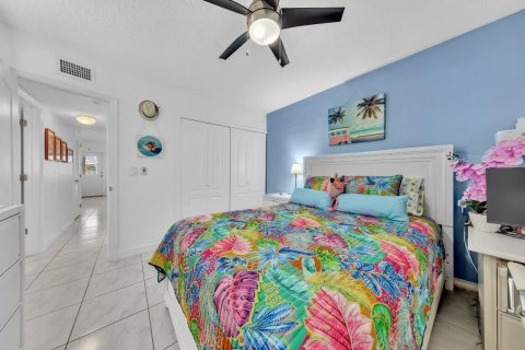 Condo in Hallandale Beach, Florida, 2 bedrooms  № 2077457 - photo 22