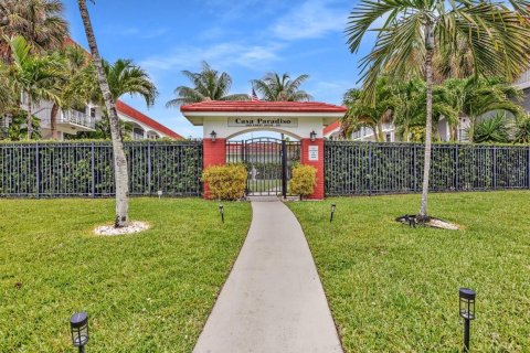 Condo in Hallandale Beach, Florida, 2 bedrooms  № 2077457 - photo 25