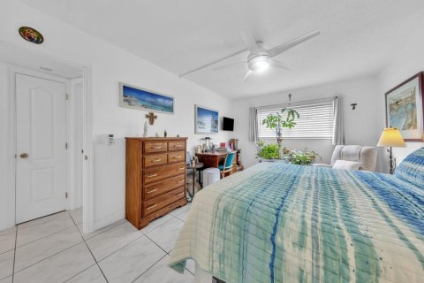 Condo in Hallandale Beach, Florida, 2 bedrooms  № 2077457 - photo 18