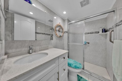 Condo in Hallandale Beach, Florida, 2 bedrooms  № 2077457 - photo 24