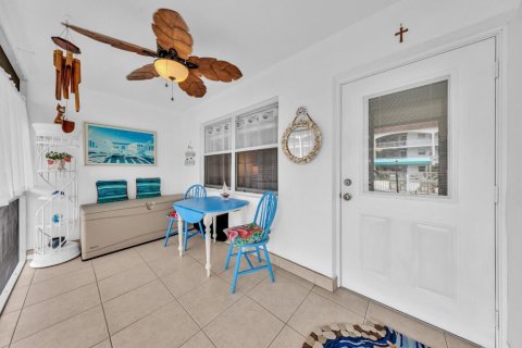 Condo in Hallandale Beach, Florida, 2 bedrooms  № 2077457 - photo 8