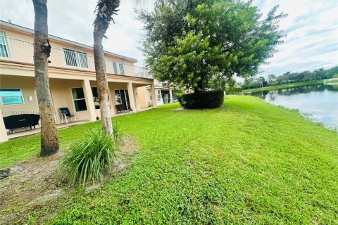 House in Miramar, Florida 6 bedrooms, 313.08 sq.m. № 1952013 - photo 5