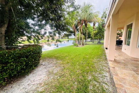 House in Miramar, Florida 6 bedrooms, 313.08 sq.m. № 1952013 - photo 6