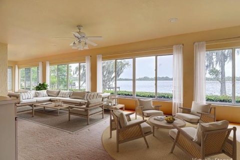 House in Winter Haven, Florida 3 bedrooms, 208.75 sq.m. № 2093227 - photo 11