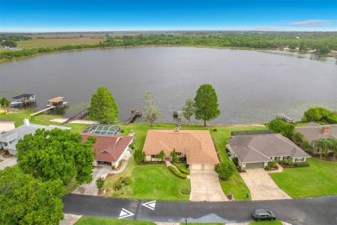 House in Winter Haven, Florida 3 bedrooms, 208.75 sq.m. № 2093227 - photo 3