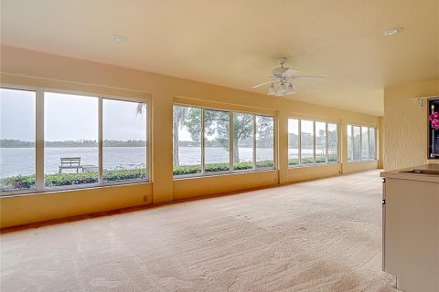House in Winter Haven, Florida 3 bedrooms, 208.75 sq.m. № 2093227 - photo 13