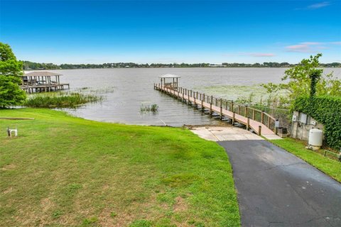 House in Winter Haven, Florida 3 bedrooms, 208.75 sq.m. № 2093227 - photo 9