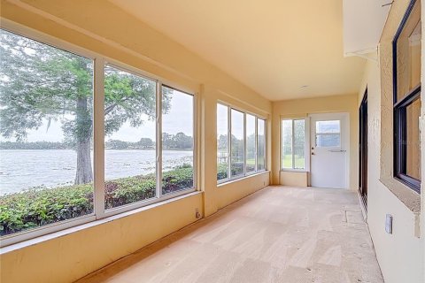 House in Winter Haven, Florida 3 bedrooms, 208.75 sq.m. № 2093227 - photo 16