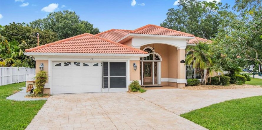 Casa en Palm Coast, Florida 3 dormitorios, 179.67 m2 № 1900371