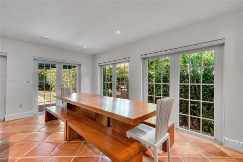 Casa en venta en Miami, Florida, 3 dormitorios, 155.33 m2 № 1964160 - foto 12