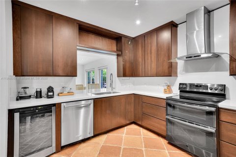Casa en venta en Miami, Florida, 3 dormitorios, 155.33 m2 № 1964160 - foto 8