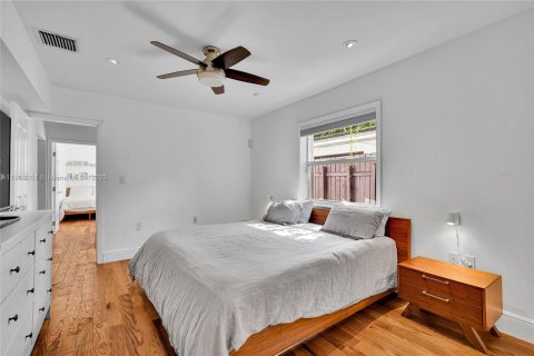 Casa en venta en Miami, Florida, 3 dormitorios, 155.33 m2 № 1964160 - foto 14