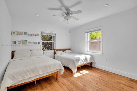 Casa en venta en Miami, Florida, 3 dormitorios, 155.33 m2 № 1964160 - foto 18