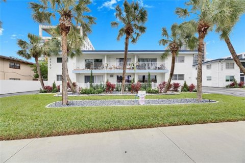 Condo in Saint Petersburg, Florida, 2 bedrooms  № 1558578 - photo 6