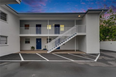 Condo in Saint Petersburg, Florida, 2 bedrooms  № 1558578 - photo 15