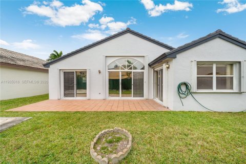 Casa en venta en Miami, Florida, 3 dormitorios, 135.08 m2 № 1993171 - foto 28