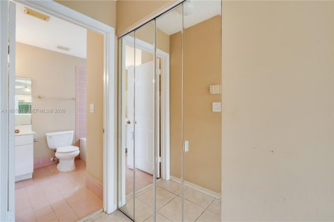 Casa en venta en Miami, Florida, 3 dormitorios, 135.08 m2 № 1993171 - foto 17