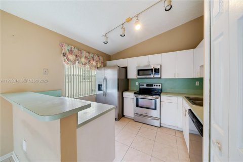 Casa en venta en Miami, Florida, 3 dormitorios, 135.08 m2 № 1993171 - foto 10
