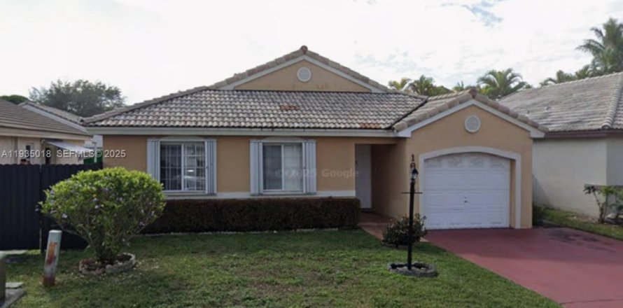 Casa en Miami, Florida 3 dormitorios, 135.08 m2 № 1993171